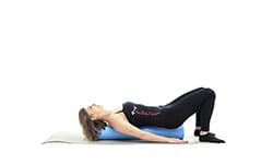 pilates foam roller Chest lift, posizione 1
