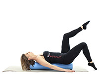 pilates foam roller pelvic curl, posizione 2